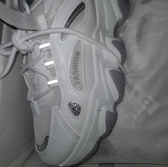 Ladies sneakers new - Picture 2 of 6